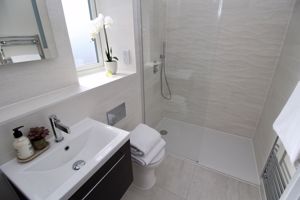 En-Suite- click for photo gallery